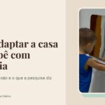 Capa do artigo: Como adaptar a casa para bebê com hipotonia, com a foto do João em pé na barra olhando para o espelho